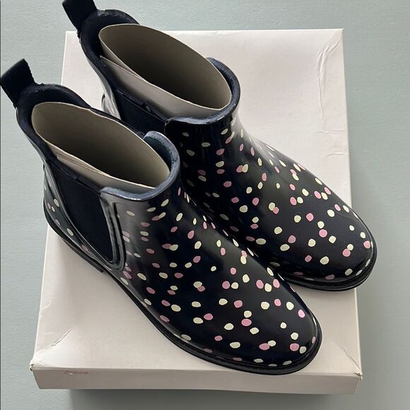 Polka Dot Rain Boots - Picture 4 of 5